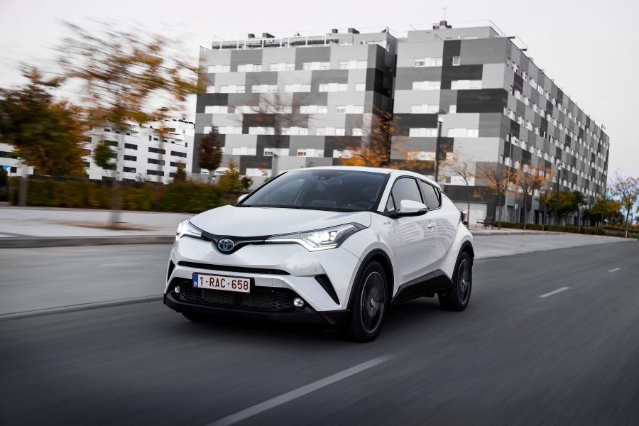  Toyota C-HR Hybrid 2016 года  (WW) (фото 19 из 31)